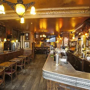 Bistrot Les Sans Culottes Parijs
